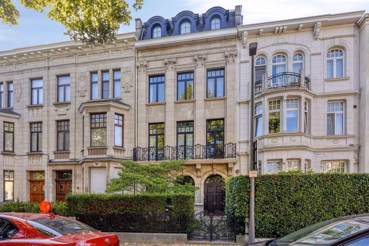 Magnifique maison de maître rénovée avec 6 chambres, jardin et double parking - 3
