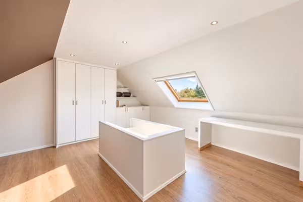 Maison semi-ouverte rénovée avec jardin - 12