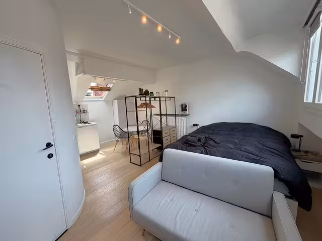 Lumineux studio entièrement rénové au Châtelain - 7