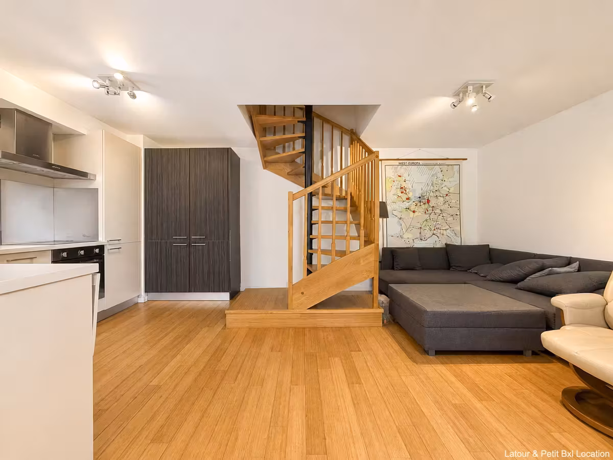 Appartement met drie slaapkamers, terras en parkeerplaats...