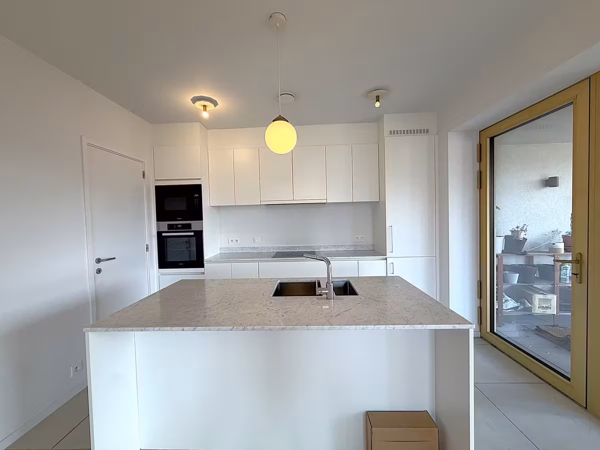 Ruim appartement van 110 m² met terras in Brussel - 3