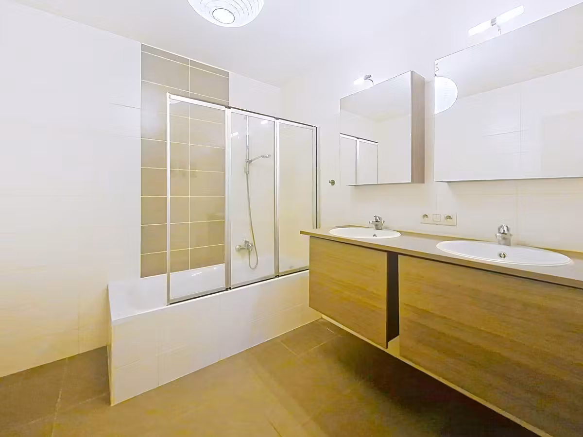 One-bedroom apartment with terrace and parking - 4