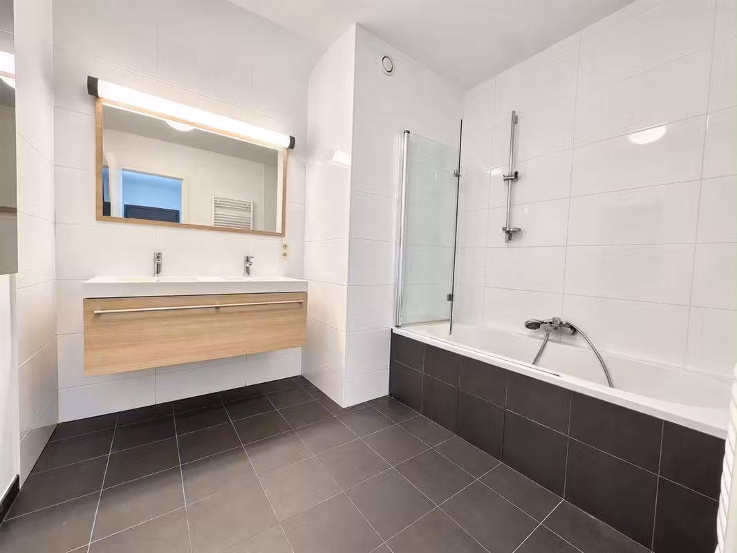 2-bedroom apartment with terrace and parking - 3