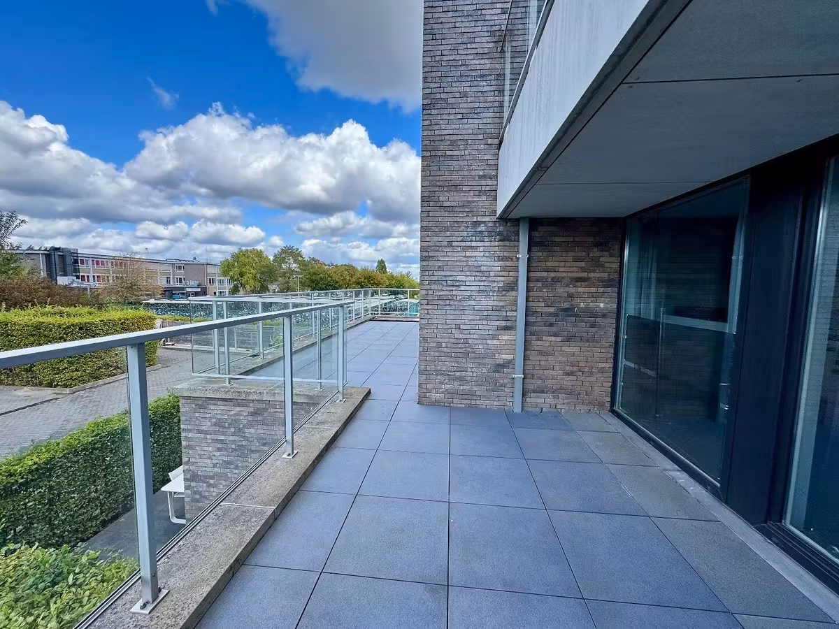 Lichtrijk appartement met ruim terras en groen uitzicht in Zwijnaarde - 15