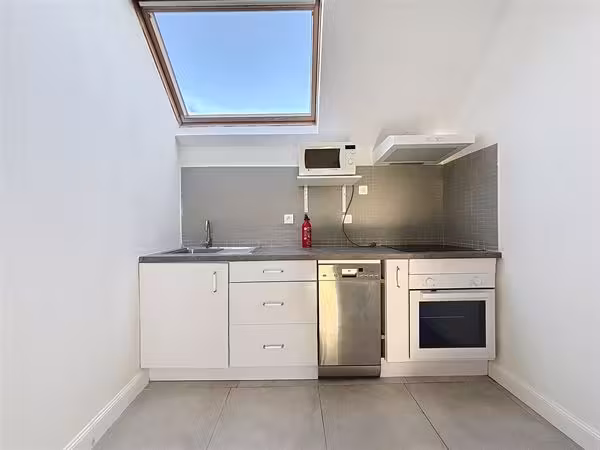 Prachtig gemeubileerd 2 slaapkamer appartement in Ukkel - 10