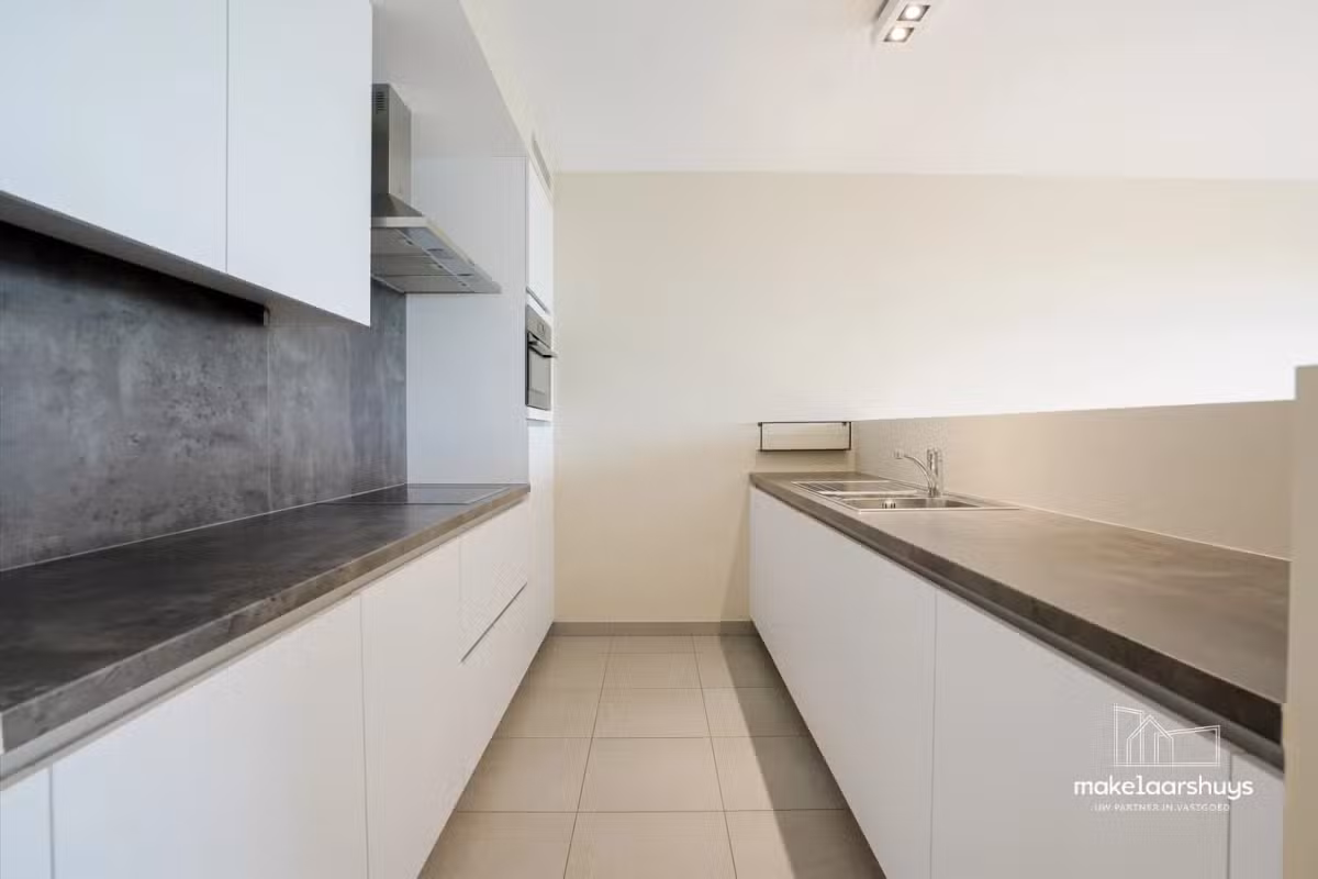 Appartement moderne avec 2 chambres à coucher et terrasse - 3