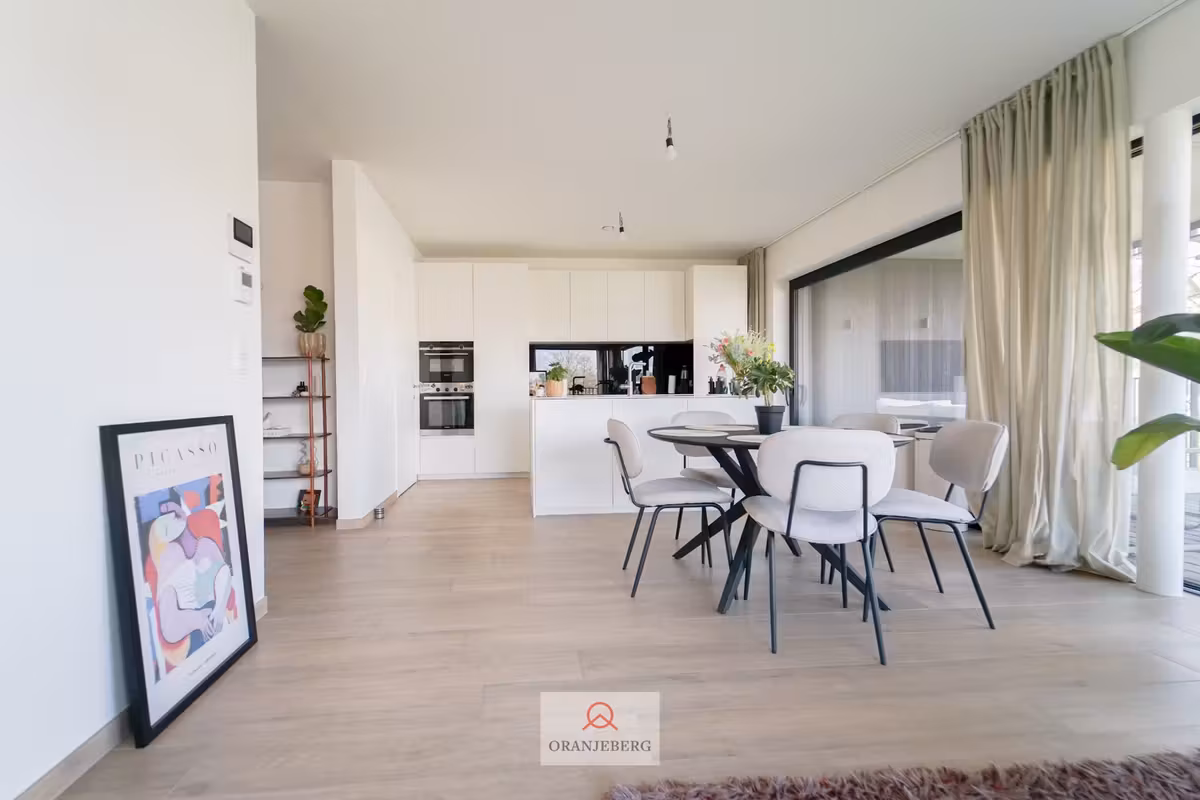 Modern appartement met staanplaats in groene parktuin - 4