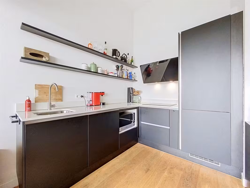 Gerenoveerd appartement met 2 slaapkamers en terras - 3