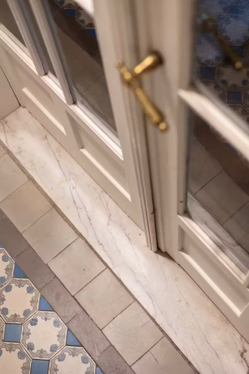 Tijdloze charme, volledig gemeubeld in een levendige setting - 10