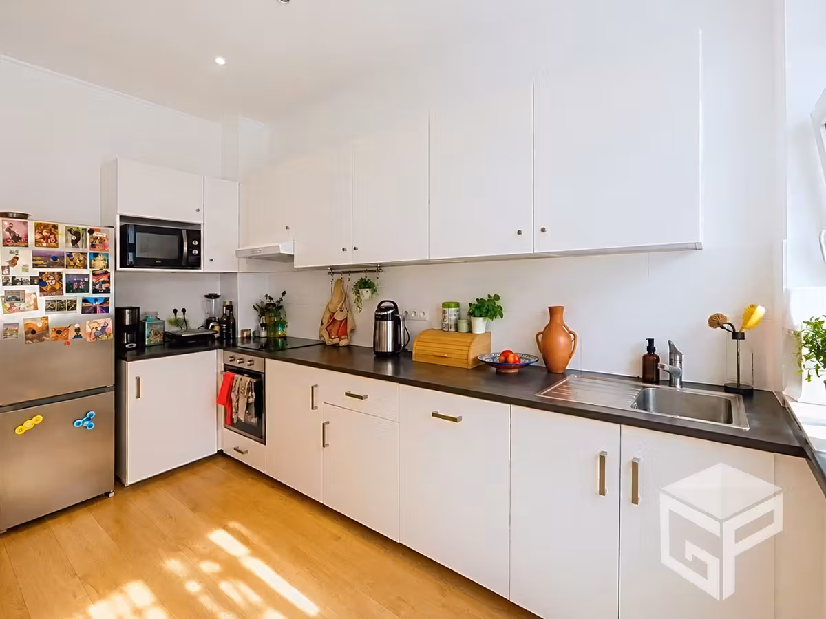 One-bedroom apartment with terrace and garden in Ixelles - 3