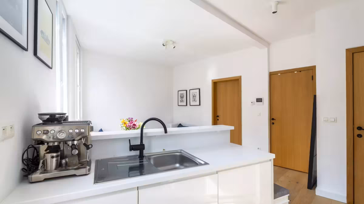 Bright one-bedroom apartment between 't Zuid and... - 8