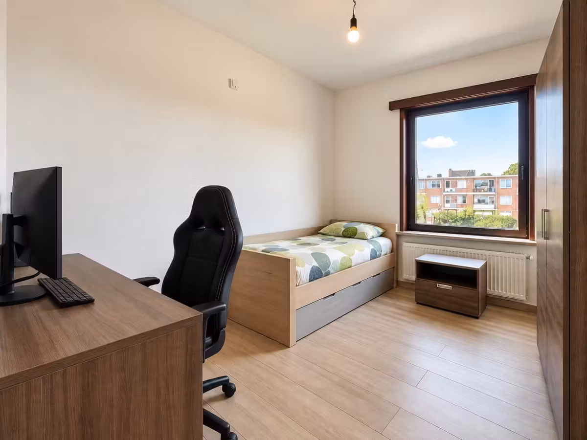 Appartement rénové avec 2 chambres à coucher et garage - 12