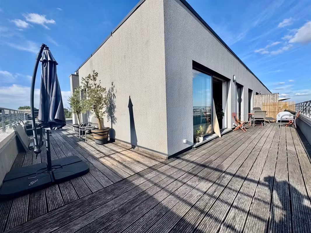 Prachtig penthouse 2 slaapkamers met U-vormig terras van... - 12