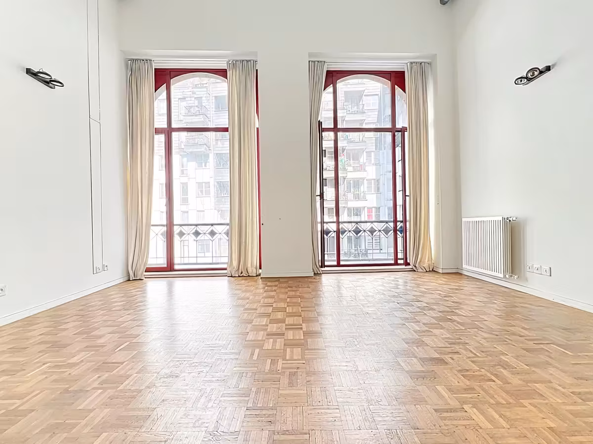 Duplex gerenoveerd appartement nabij Europese wijk - 3