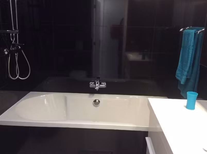 NATO! Beautiful 2-bedroom unfurnished apartment - 3