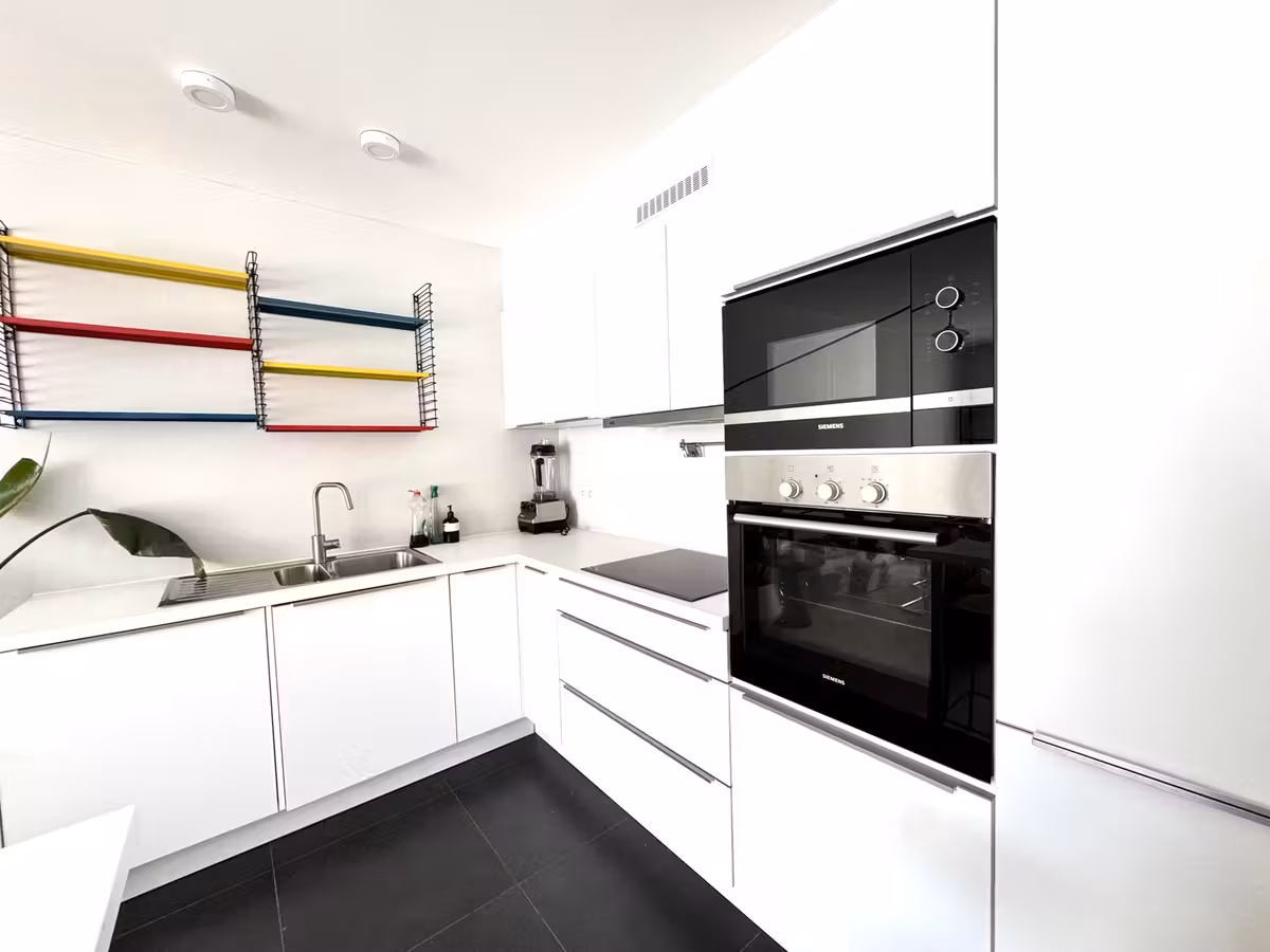 Furnished apartment with terrace near the European Quarter - 10