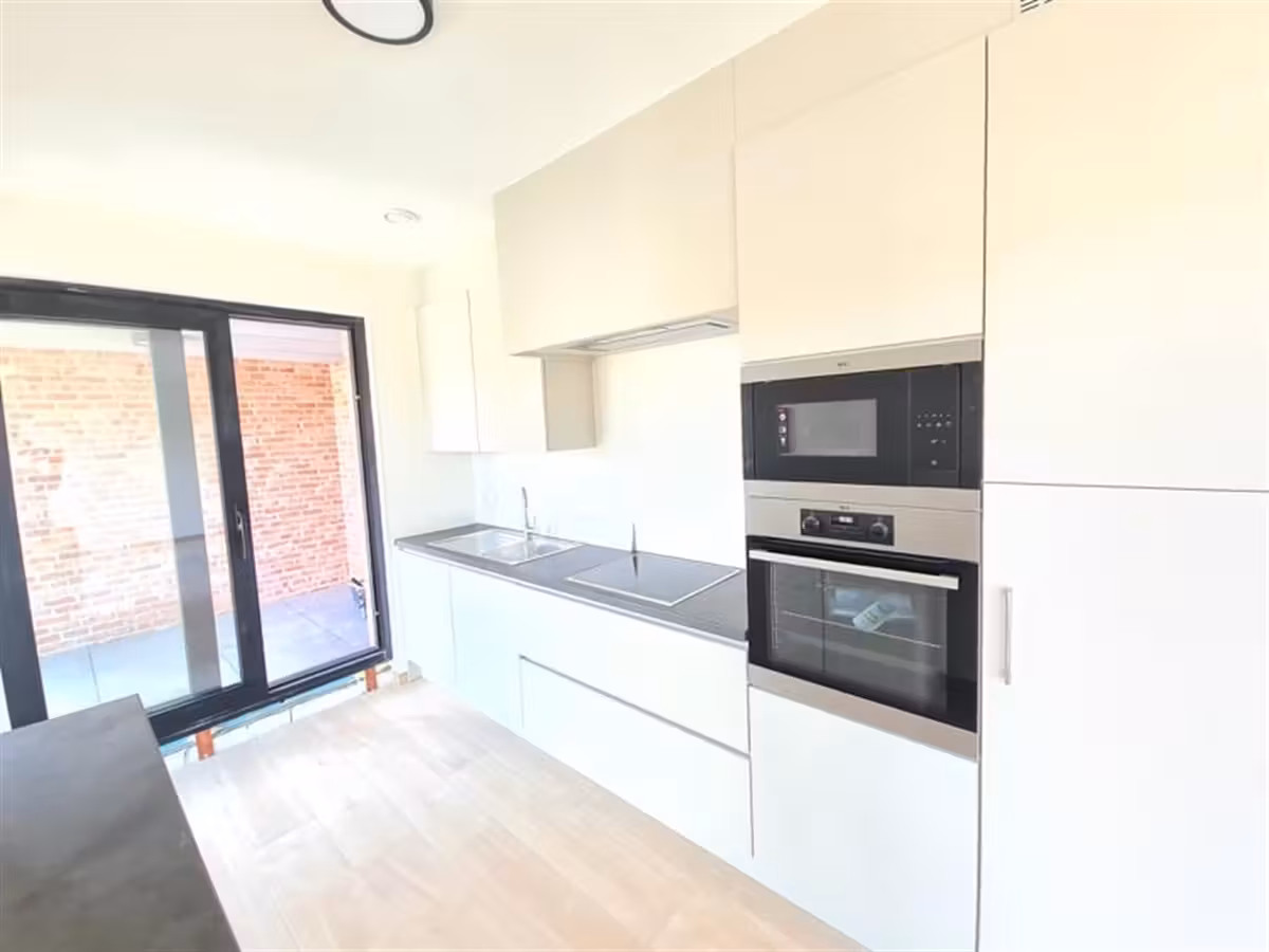 Recent luxury 1-bedroom apartment with terrace and parking - 6