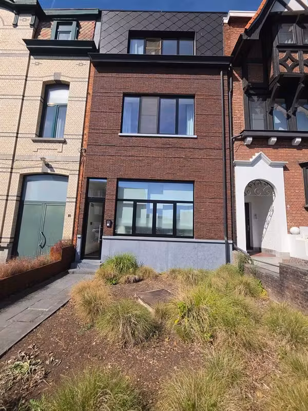 Gerenoveerd appartement met terras in Wilrijk - 2