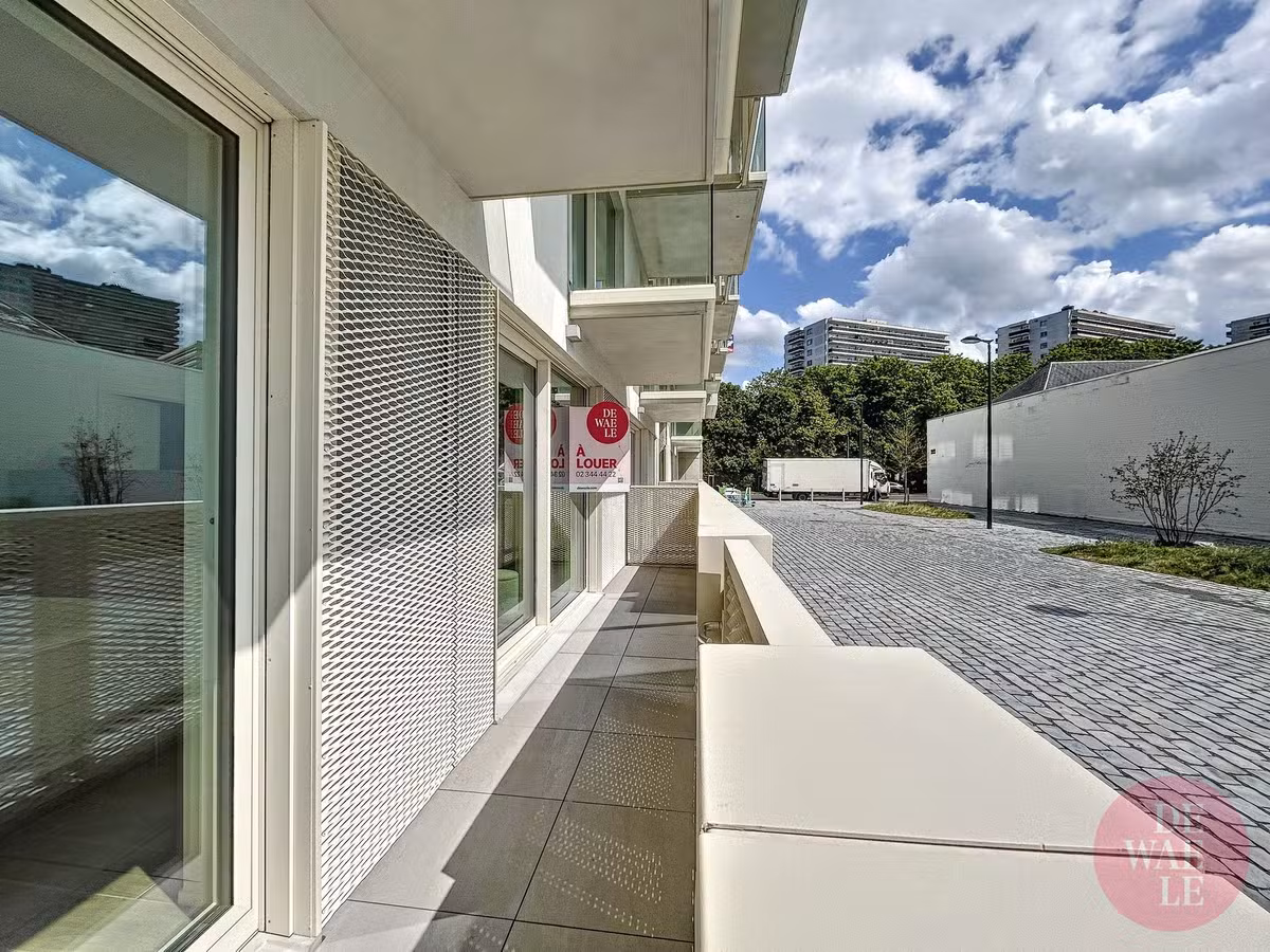 Gemeubelde studio met terras in Canal Wharf - 2