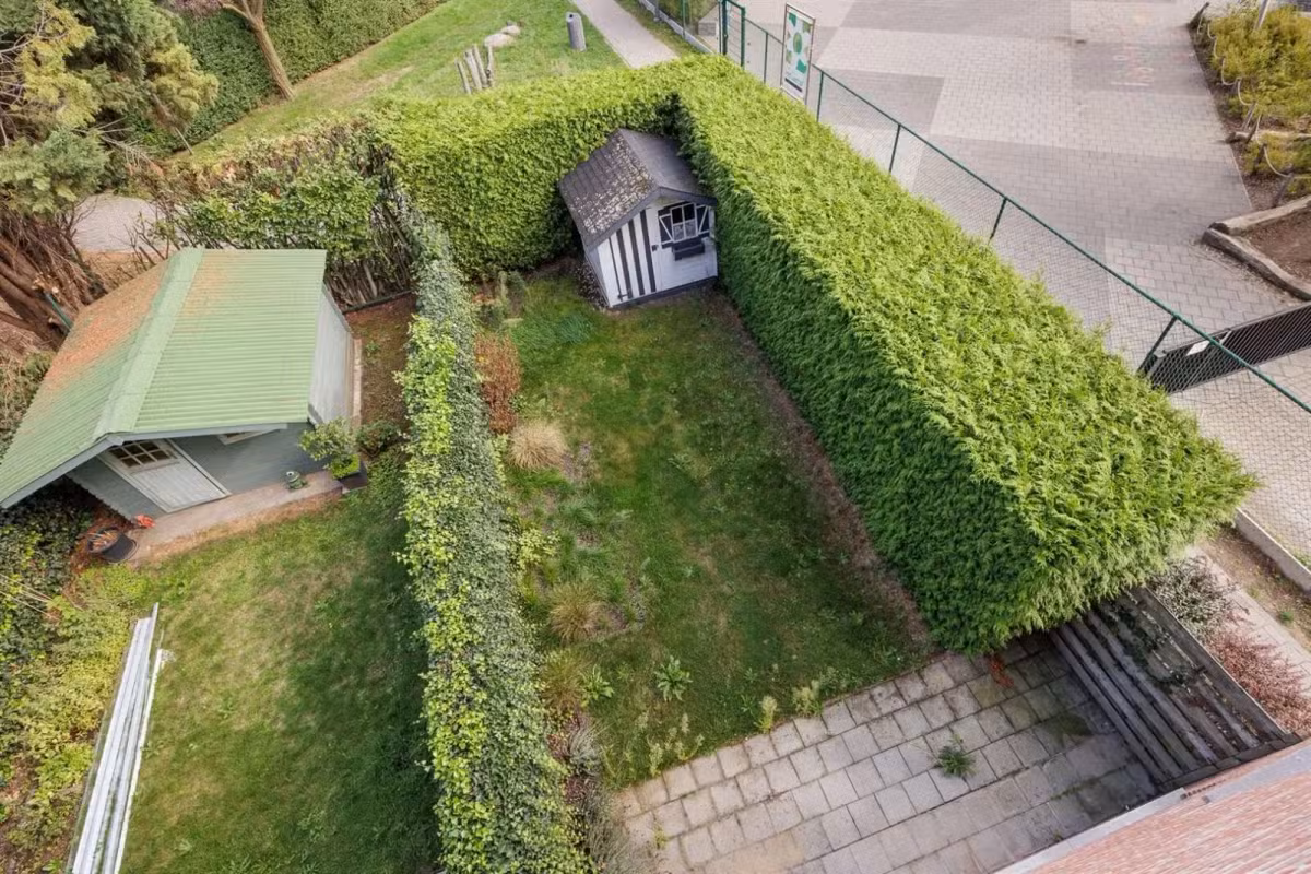 Lichtrijke bel-etage met tuin en garage - 13