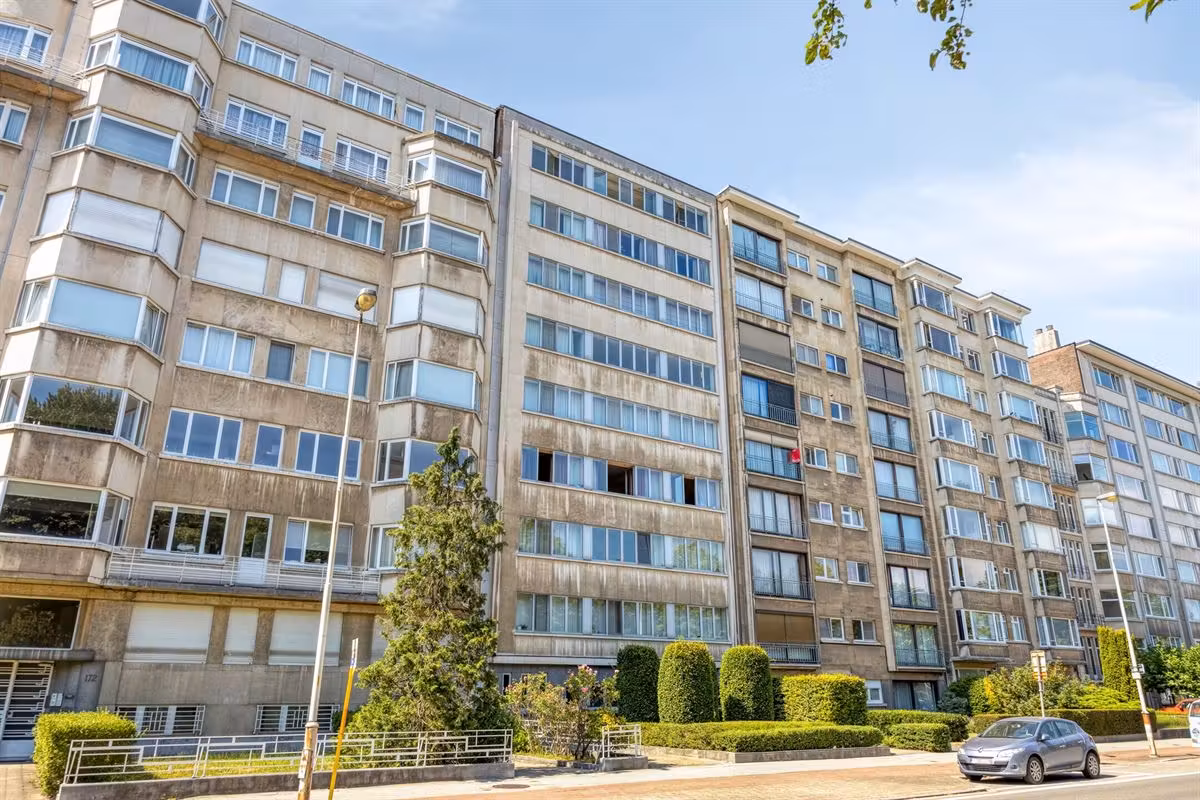 Bright apartment in a prime location on Jan Van Rijswijcklaan - 3