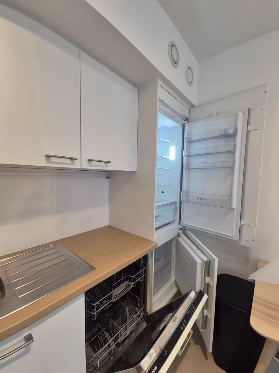 Two-bedroom apartment in Etterbeek with balcony - 8