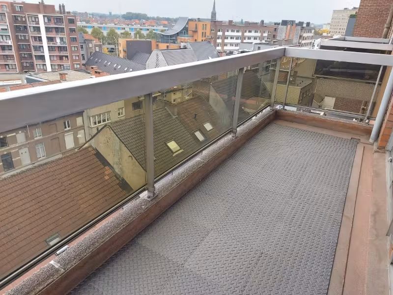 Centraal gelegen tweeslaapkamerappartement met terras - 10