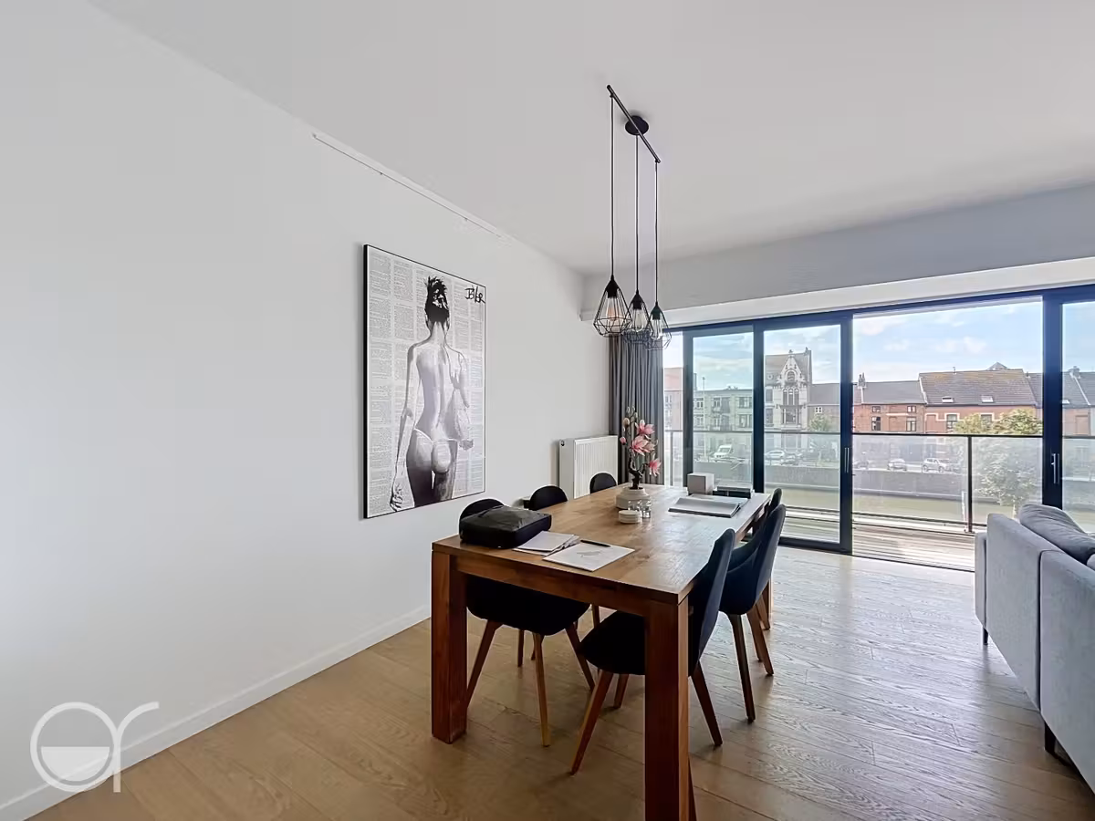 Furnished two-bedroom apartment with water view - 2