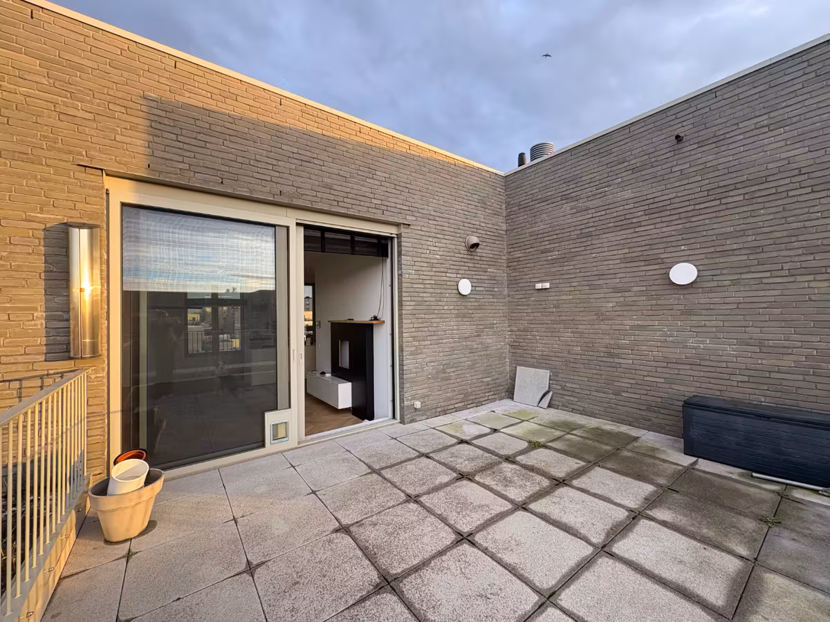 Twee-slaapkamer appartement met groot terras - 13