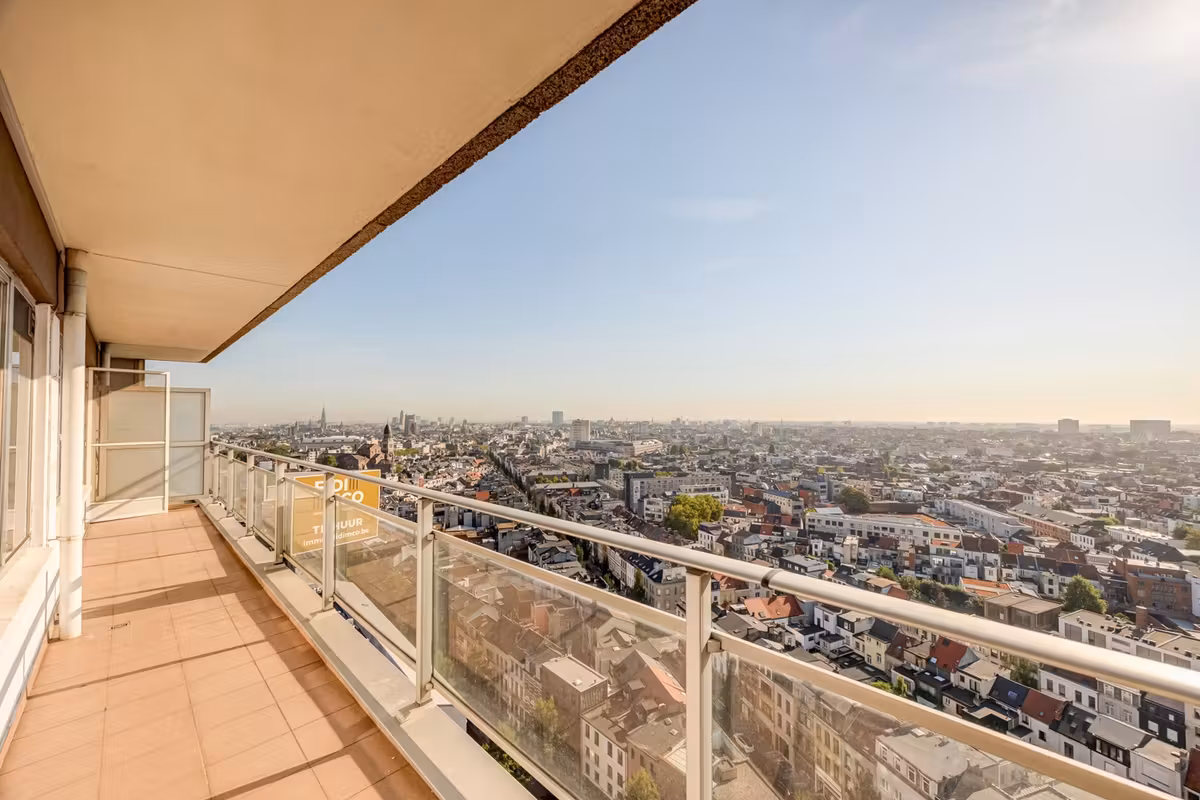 Lichtrijk appartement met panoramisch uitzicht op 't Zuid - 2