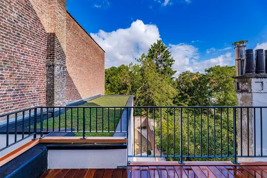 Meubeld triplex nabij Châtelain
