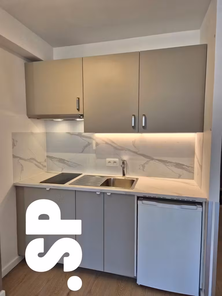 Renovated studio on Nationalestraat - 6
