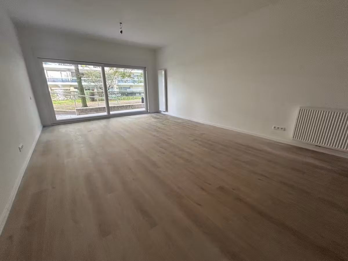 Appartement au rez-de-chaussée rénové avec terrasse - 9