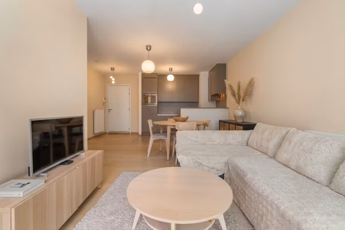 Instapklaar appartement met terras en staanplaats in Jette - 3