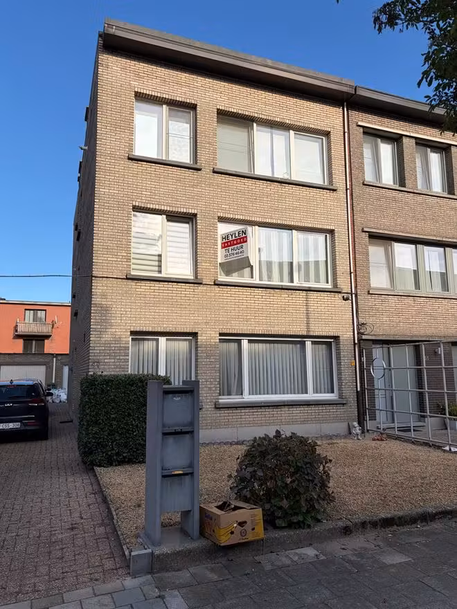 Two-bedroom apartment with garage box in Merksem - 2