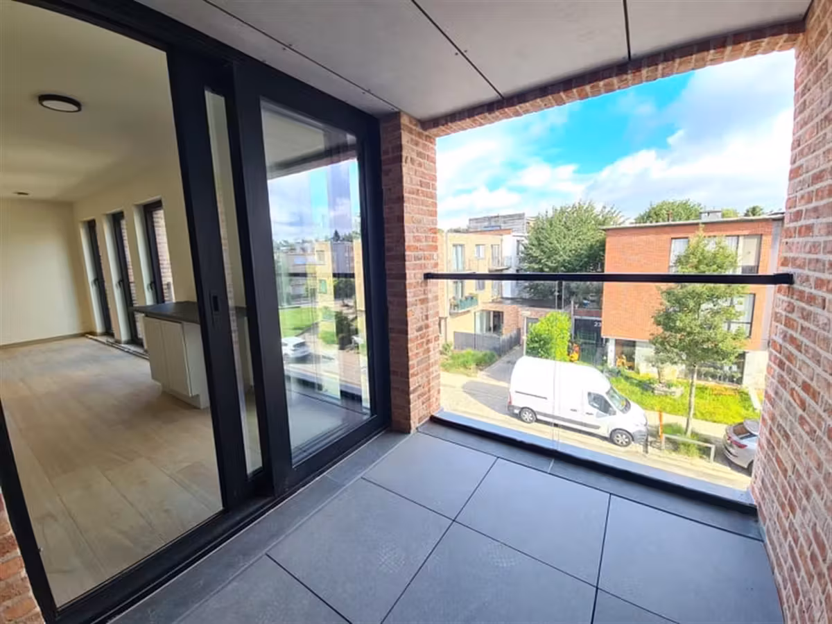 Recent luxury 1-bedroom apartment with terrace and parking - 8
