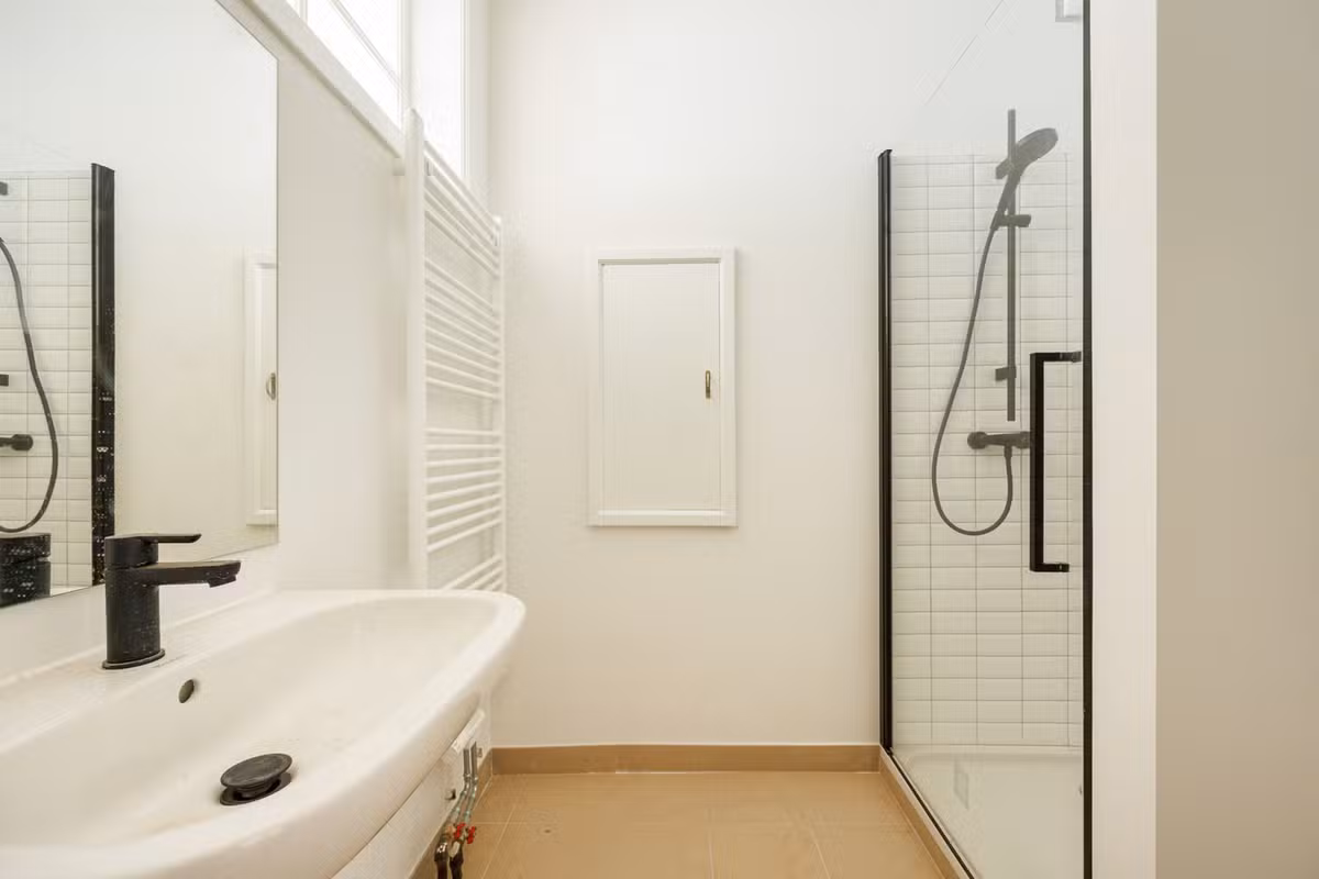Appartement rénové au rez-de-chaussée avec jardin - 5