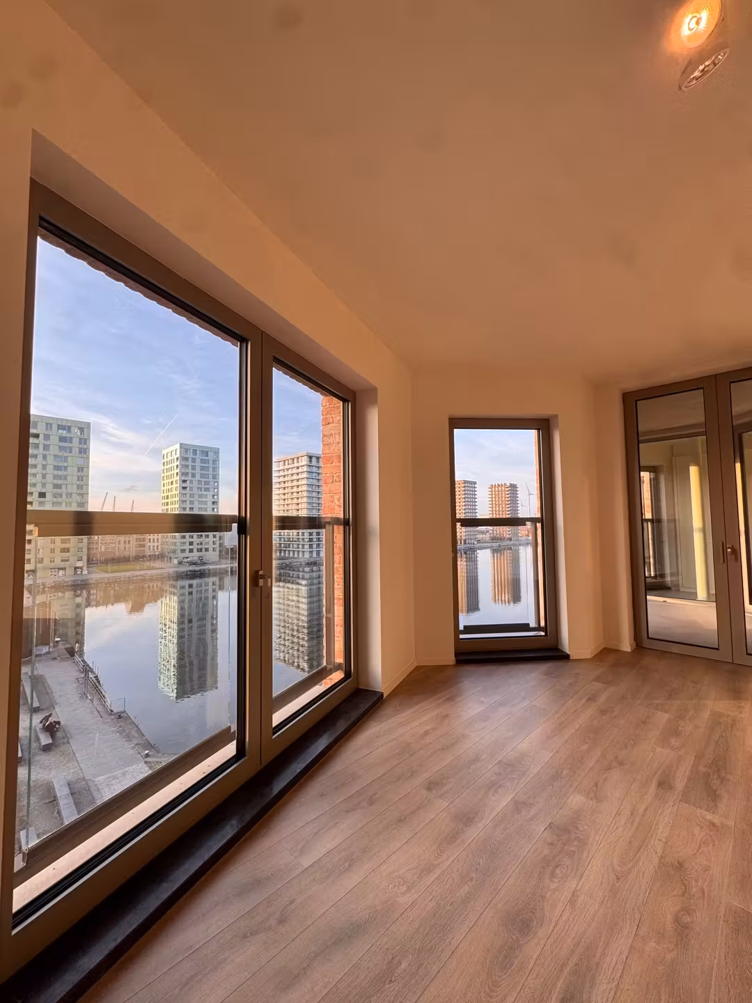 Recent appartement met zicht op het water in Antwerpen - 3