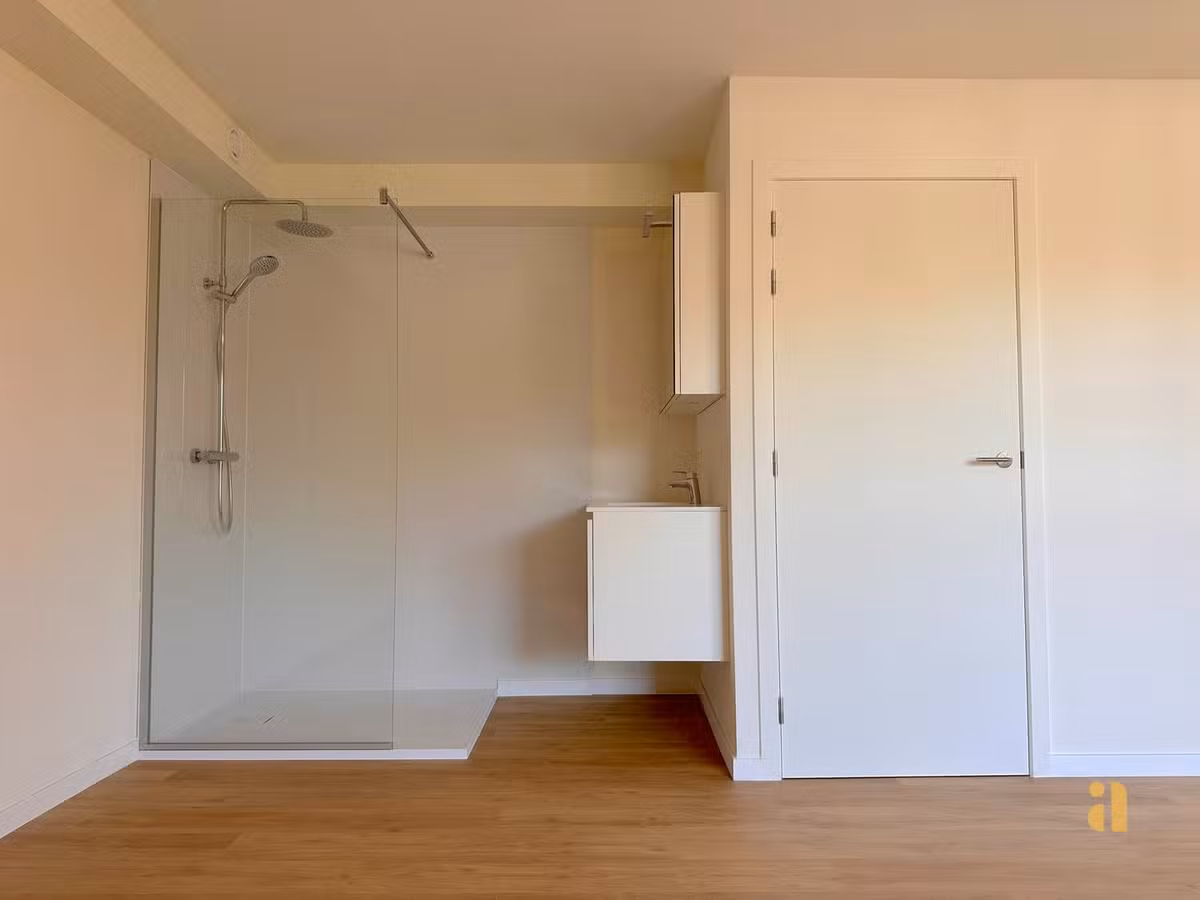 Appartement rénové avec terrasse ensoleillée - 5