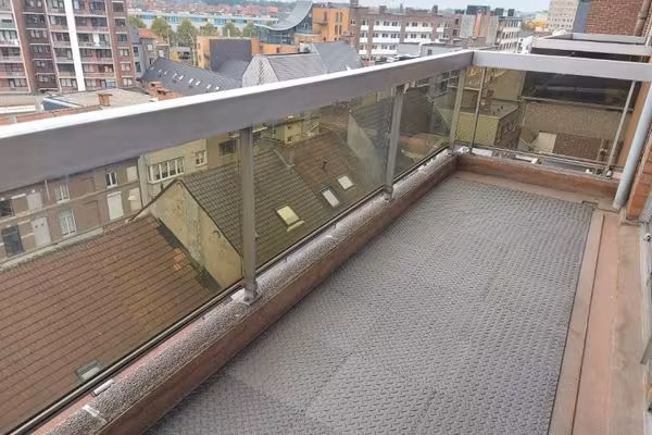 Centraal gelegen tweeslaapkamerappartement met terras - 11