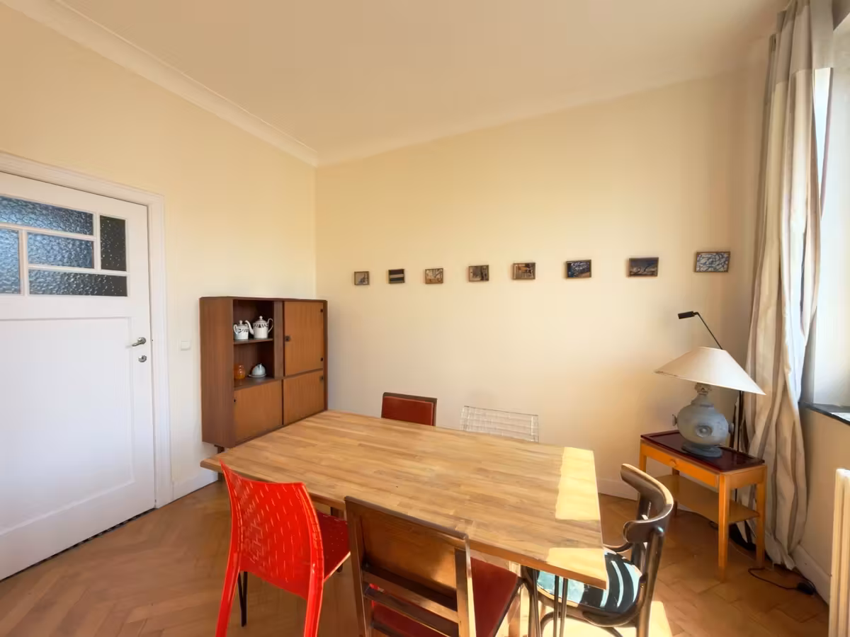 Furnished 1-bedroom apartment with terrace in Cee District - 5