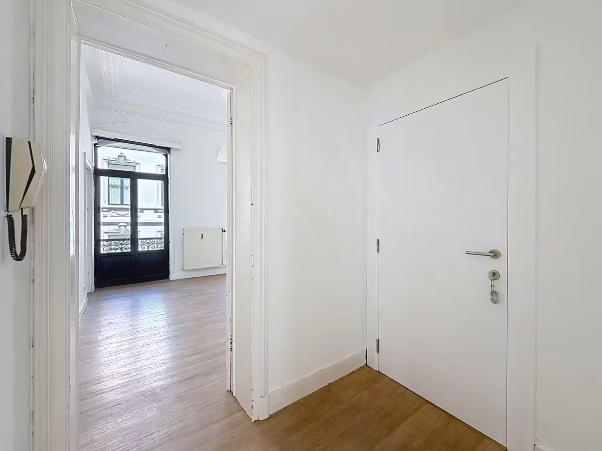 One-bedroom apartment in Ixelles - 7