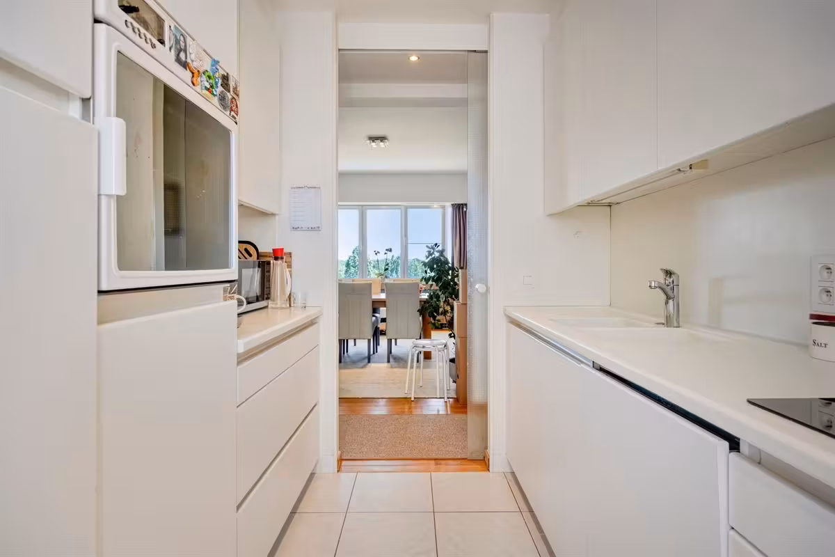 Bright apartment in a prime location on Jan Van Rijswijcklaan - 10