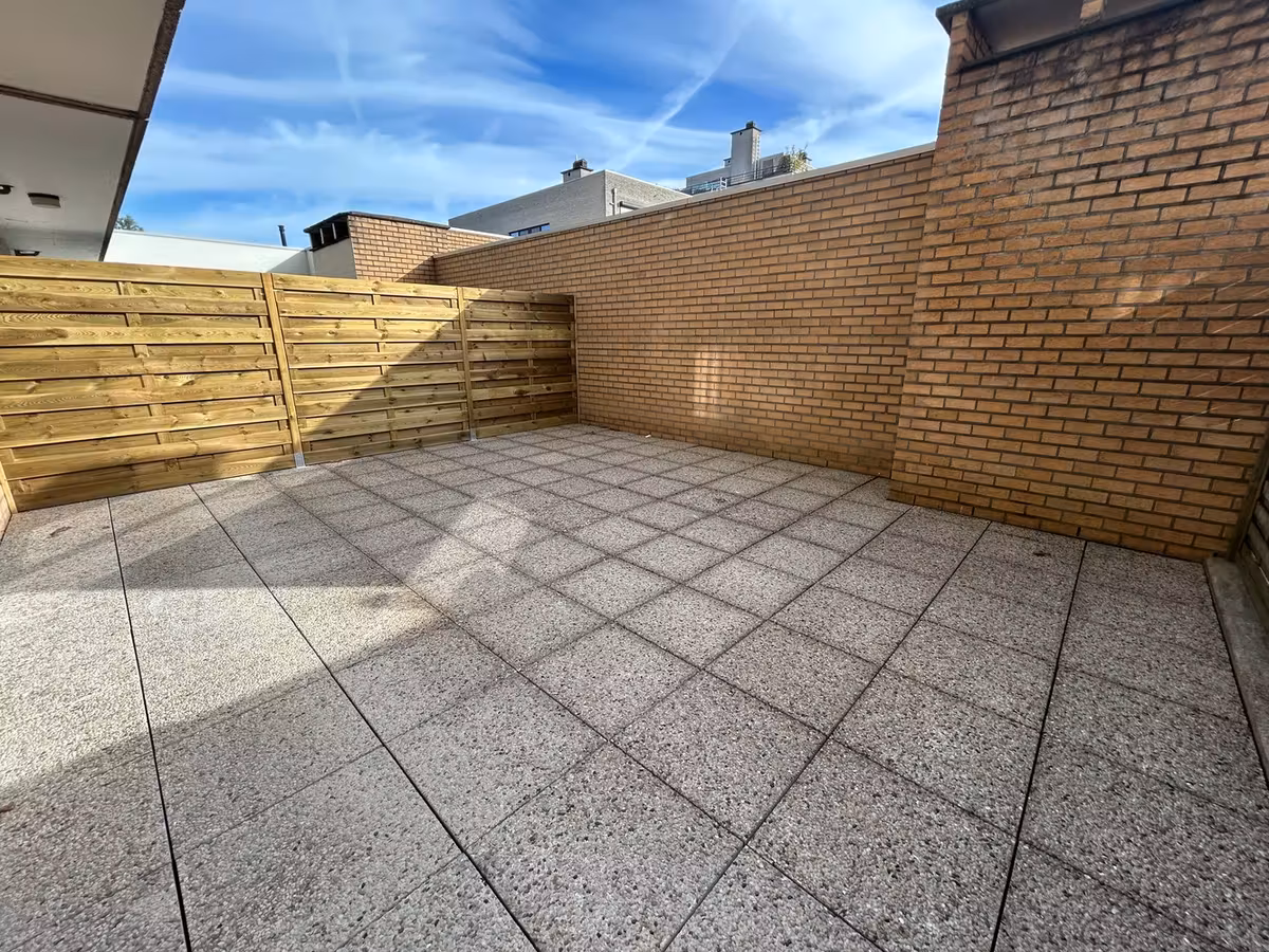 Appartement au rez-de-chaussée rénové avec terrasse - 15