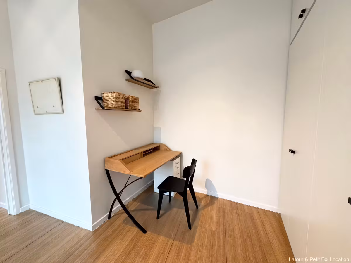 Gemeubileerd appartement met balkon in Woluwe-Saint-Pierre - 4
