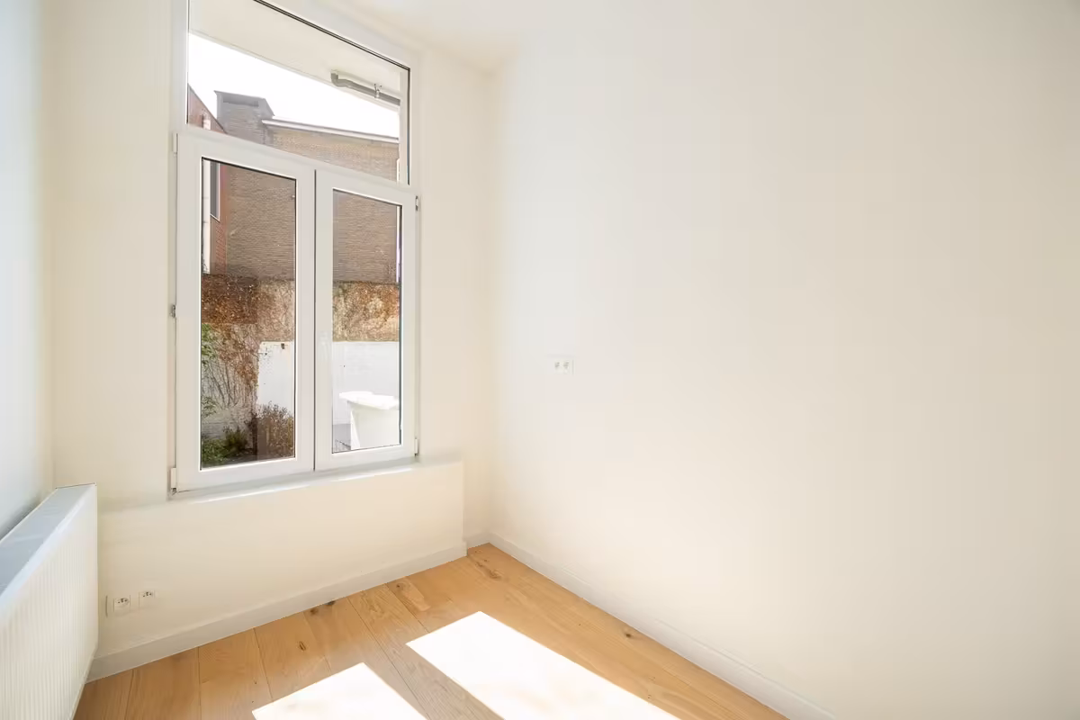 APPARTEMENT MET TUIN - 11