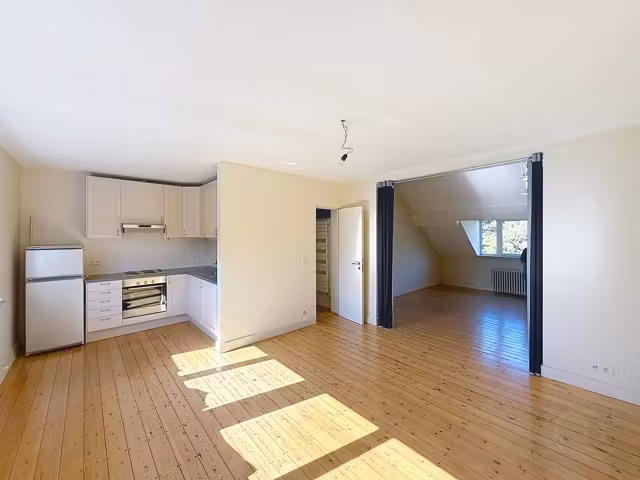 BUITENGEWOON PAND - TE HUUR - 1180 UKKEL - € 3.000