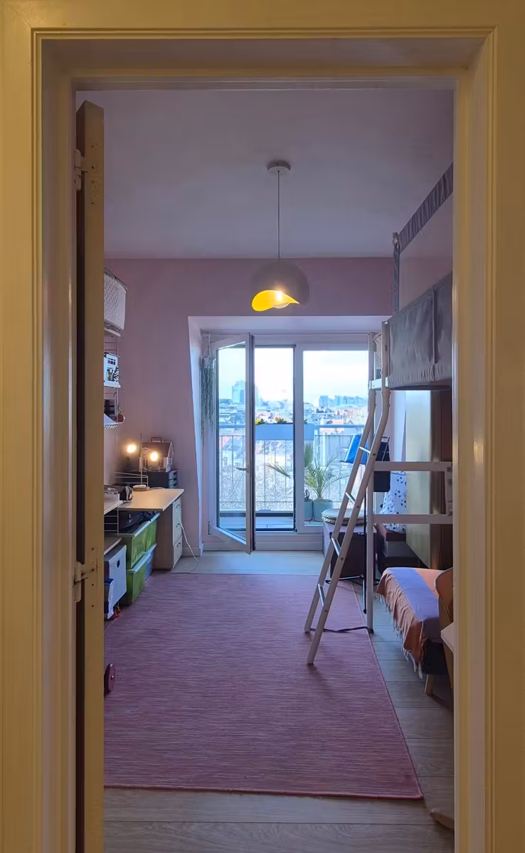 Exceptional penthouse with west-facing balcony in the EU district - 16