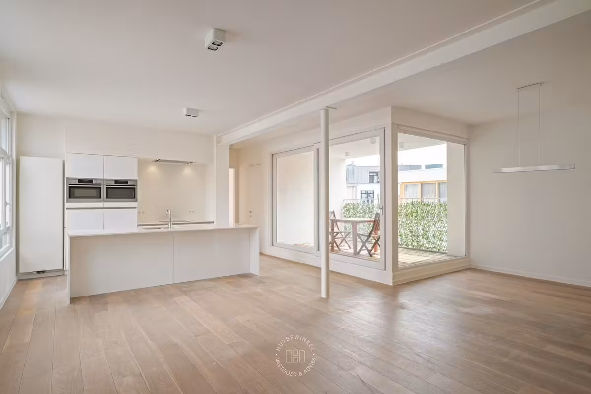 Lichtrijk en stijlvol wonen nabij de Marnixplaats - 4
