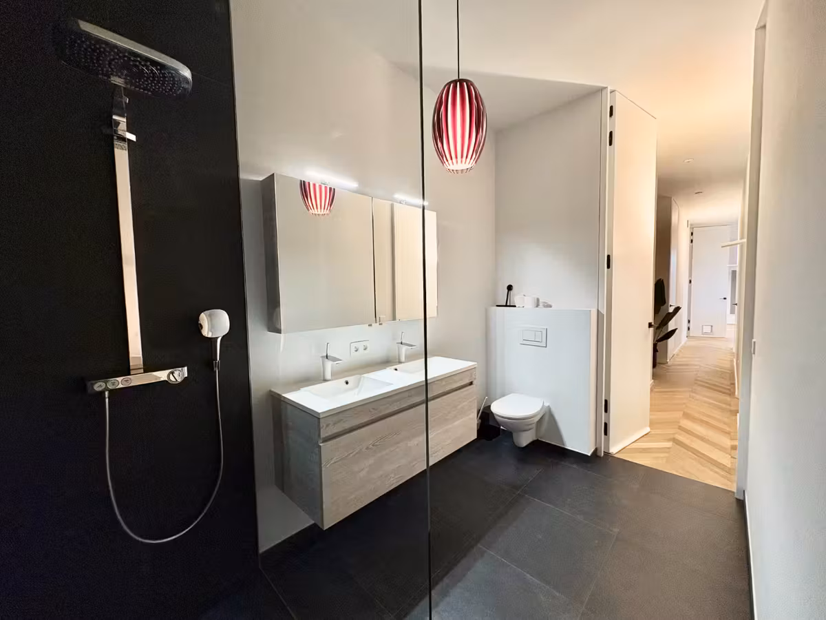 Twee-slaapkamer appartement met groot terras - 15